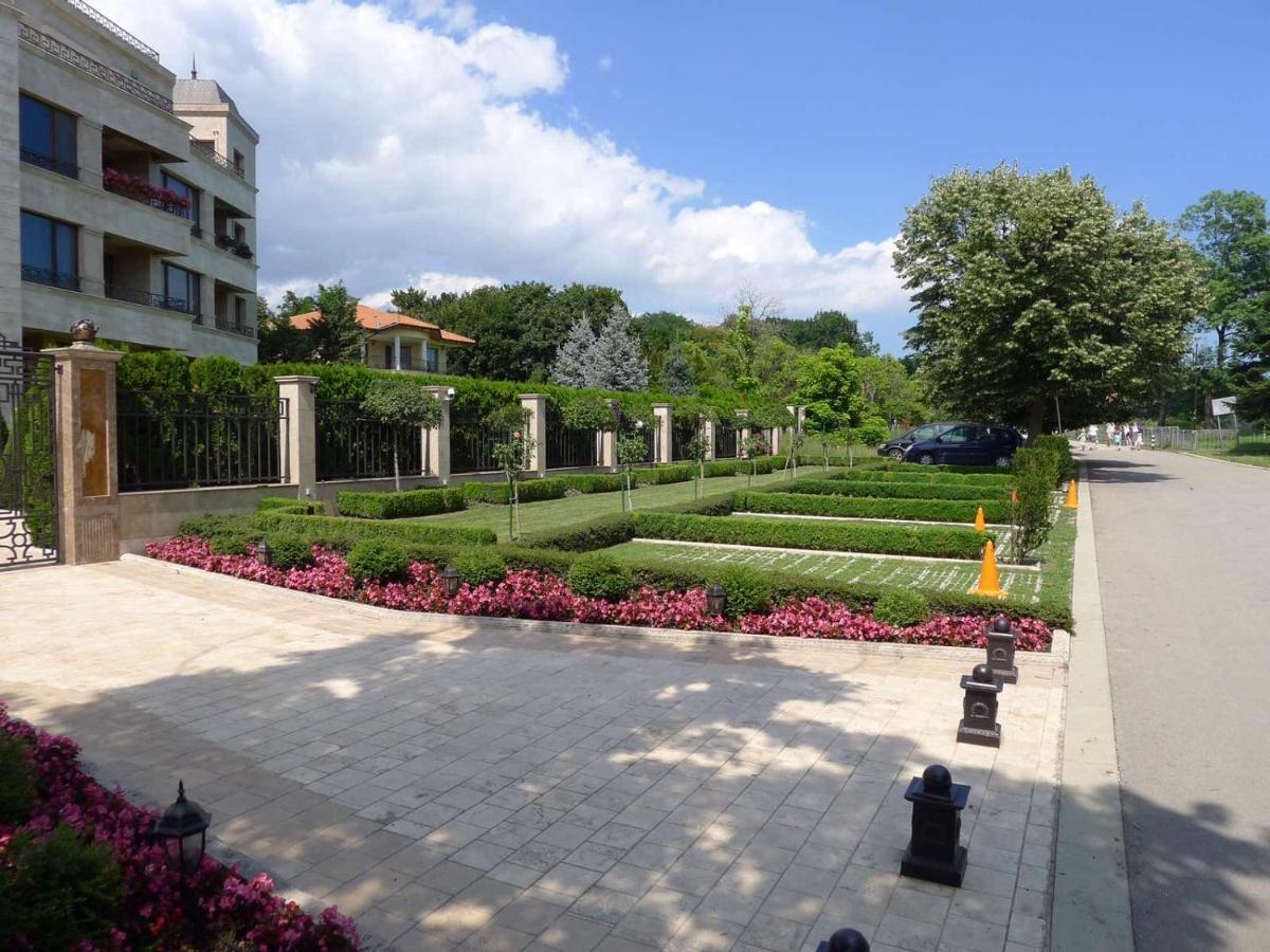 Sea Garden Apartment Varna Esterno foto